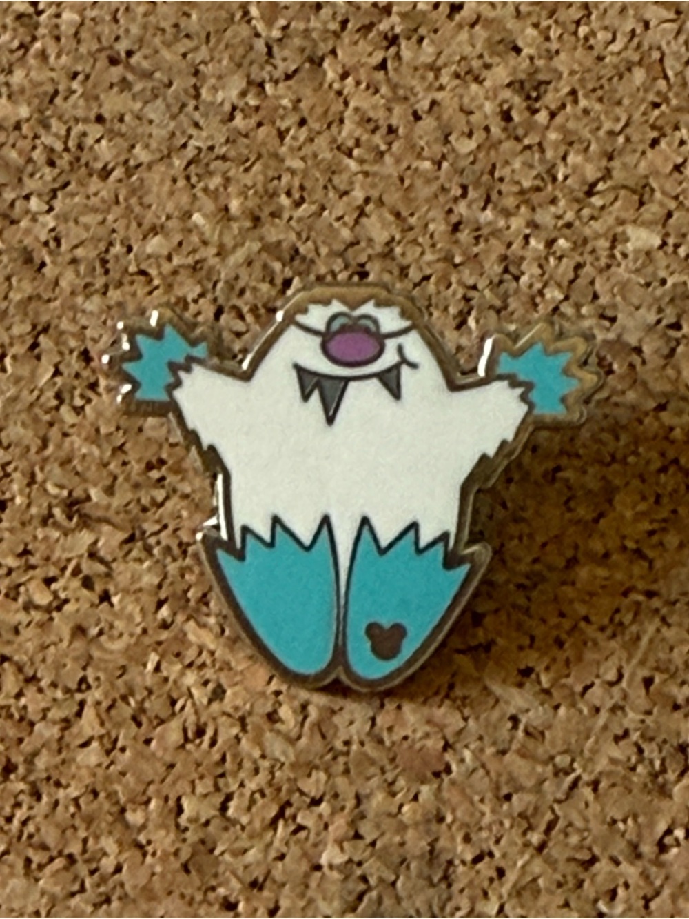 Disney Yeti from exhibition Everest pin - 2011 hidden Mickey Snow Angel